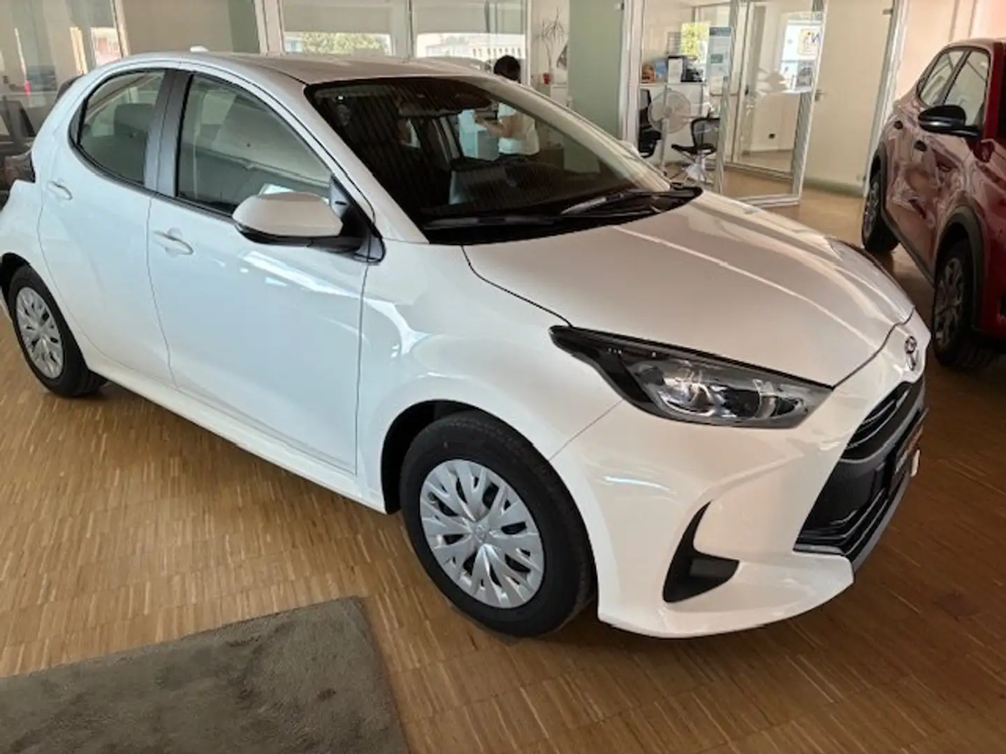 Toyota Yaris 1.5 Hybrid Active - KM ZERO! Alb - 2