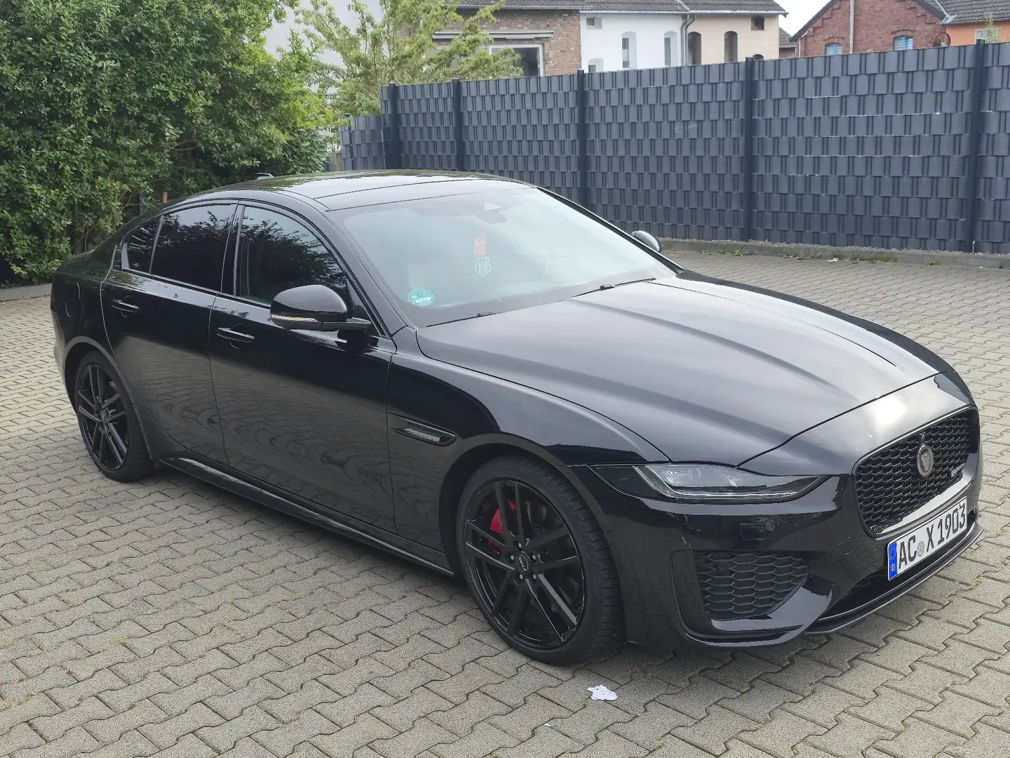 Jaguar XE R-Dynamic Black Negru - 2