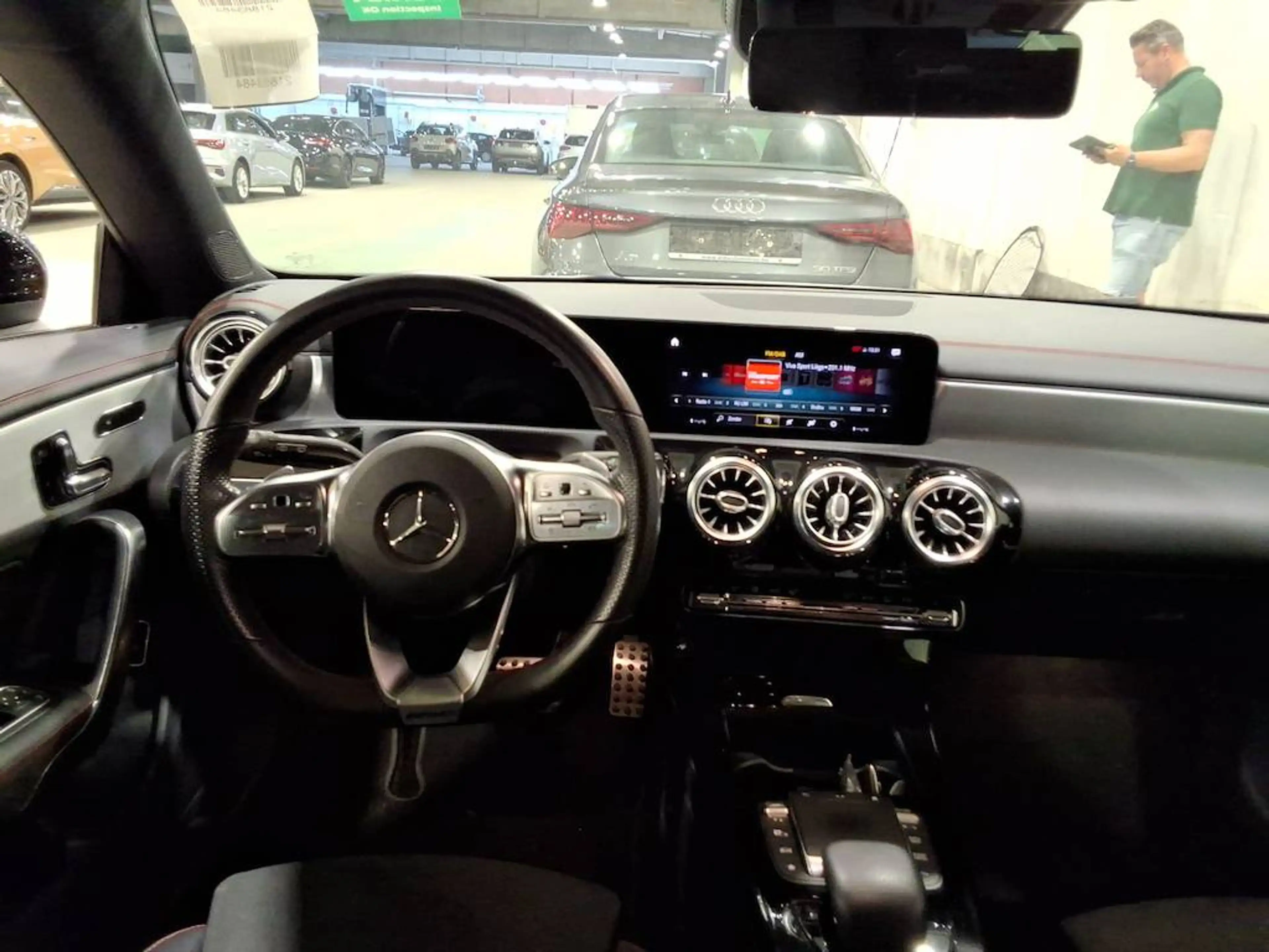 Mercedes-Benz CLA 200 d ShootingBrake Pack AMG 8GTRONIC *MULTIBEAM-CAMERA-NAVI-PANO* — photo 8