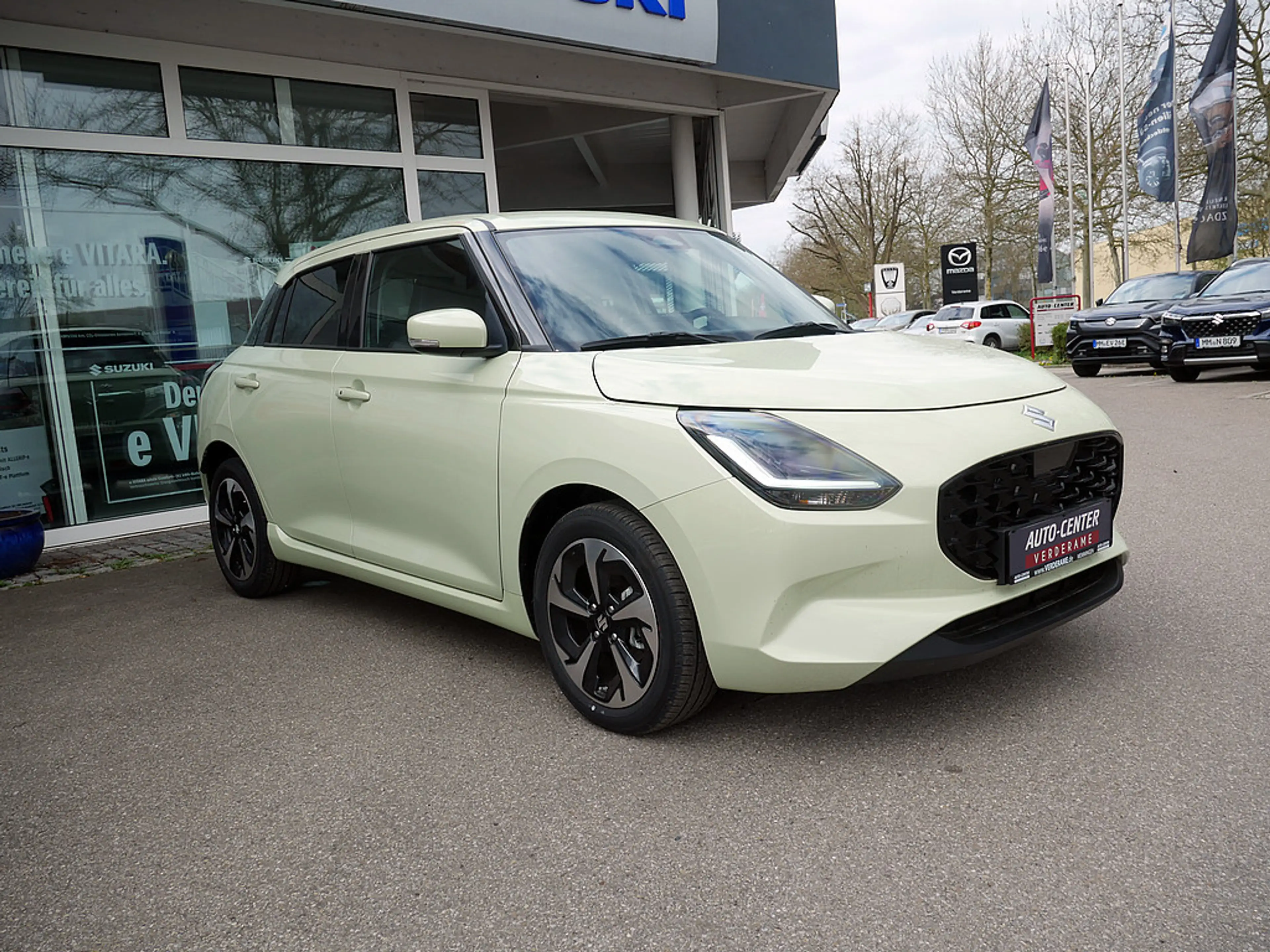 Suzuki Swift 1.2 Dualjet Hybrid Comfort+ SHZ ACC LED — photo 4