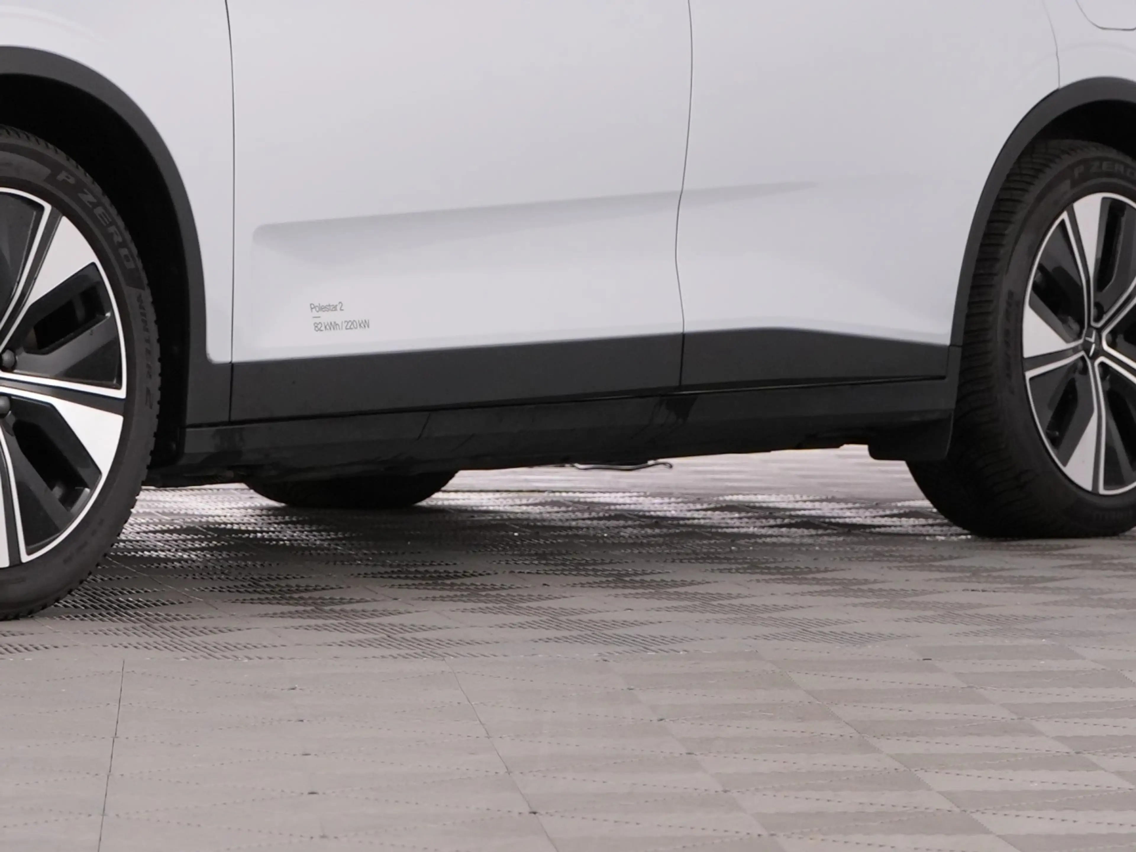 Polestar 2 Long Range Singe Motor 82 kWh *SOH 97.7%* PANORAMA — photo 42