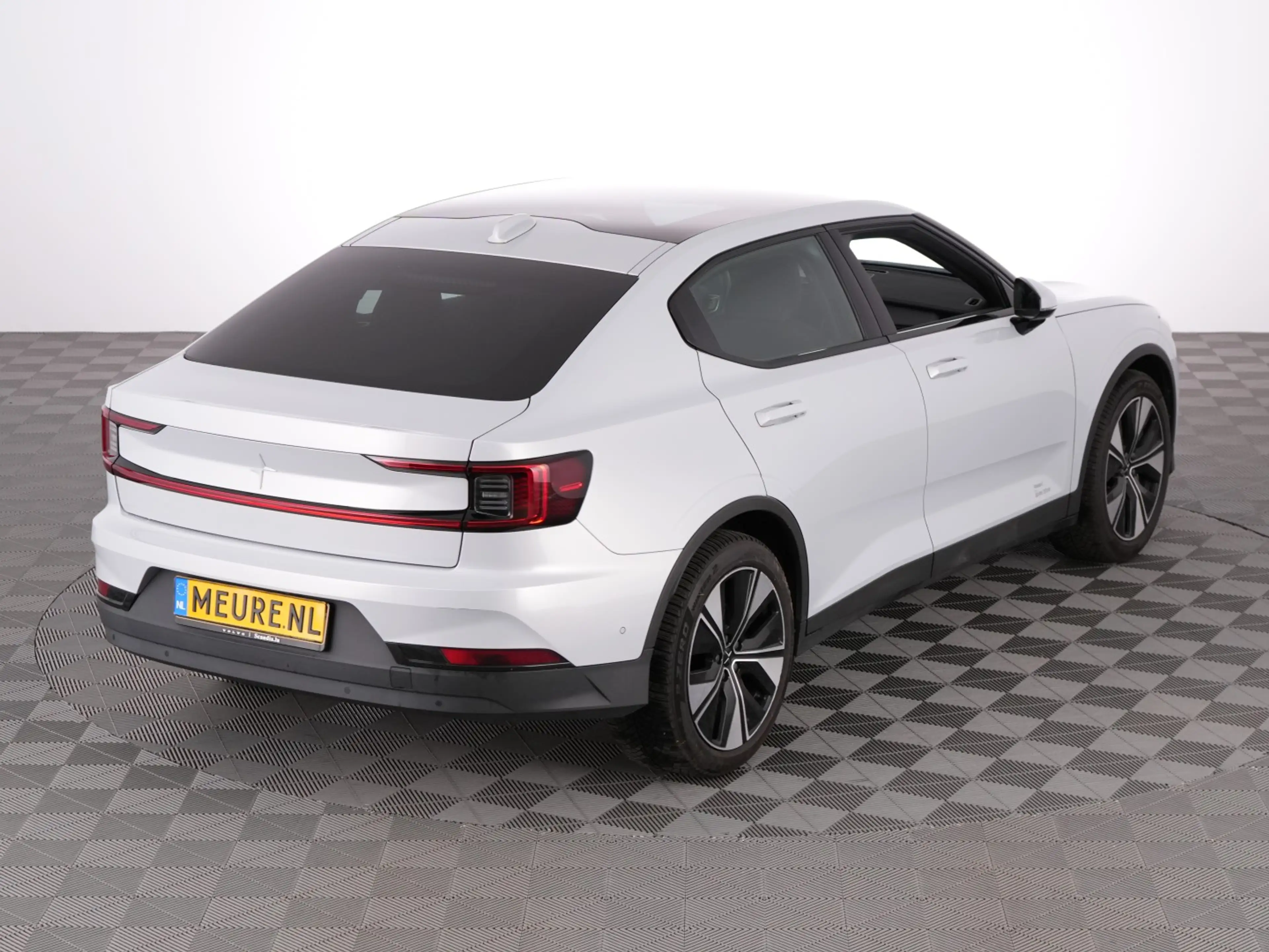 Polestar 2 Long Range Singe Motor 82 kWh *SOH 97.7%* PANORAMA — photo 24