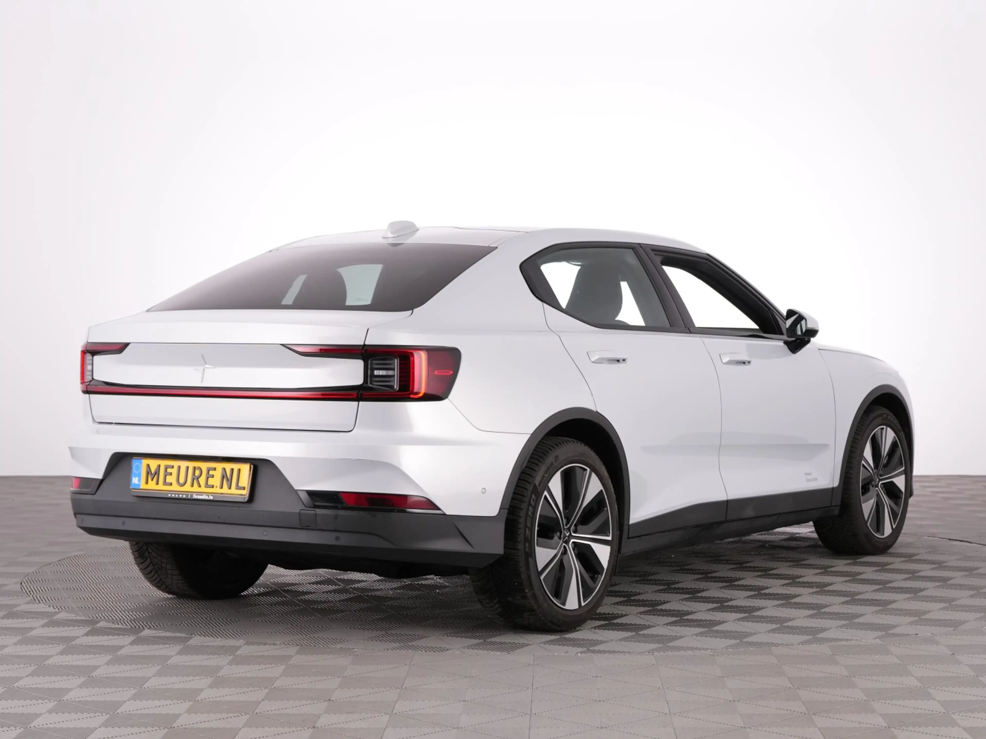 Polestar 2 Long Range Singe Motor 82 kWh *SOH 97.7%* PANORAMA — photo 14