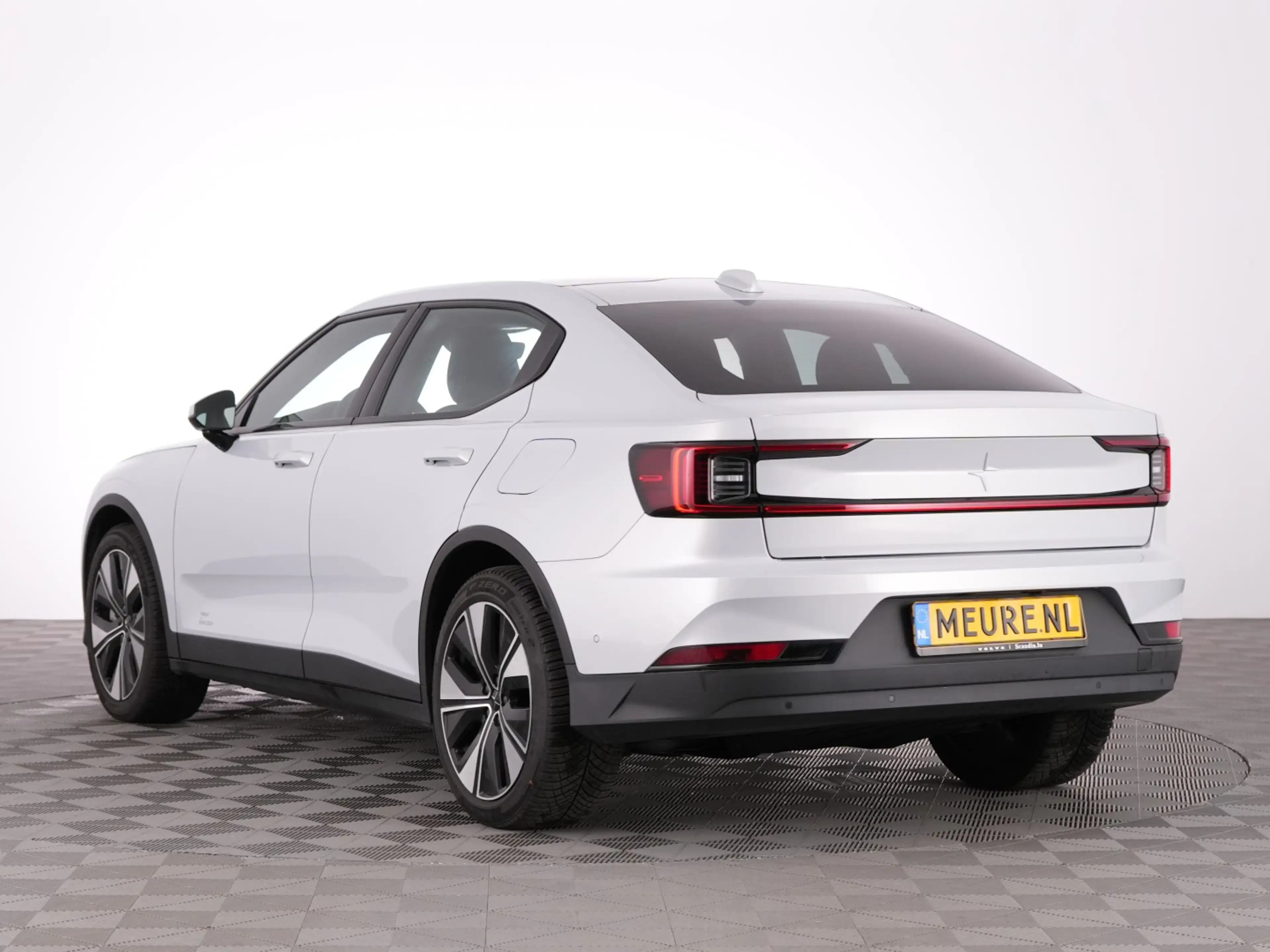 Polestar 2 Long Range Singe Motor 82 kWh *SOH 97.7%* PANORAMA — photo 2