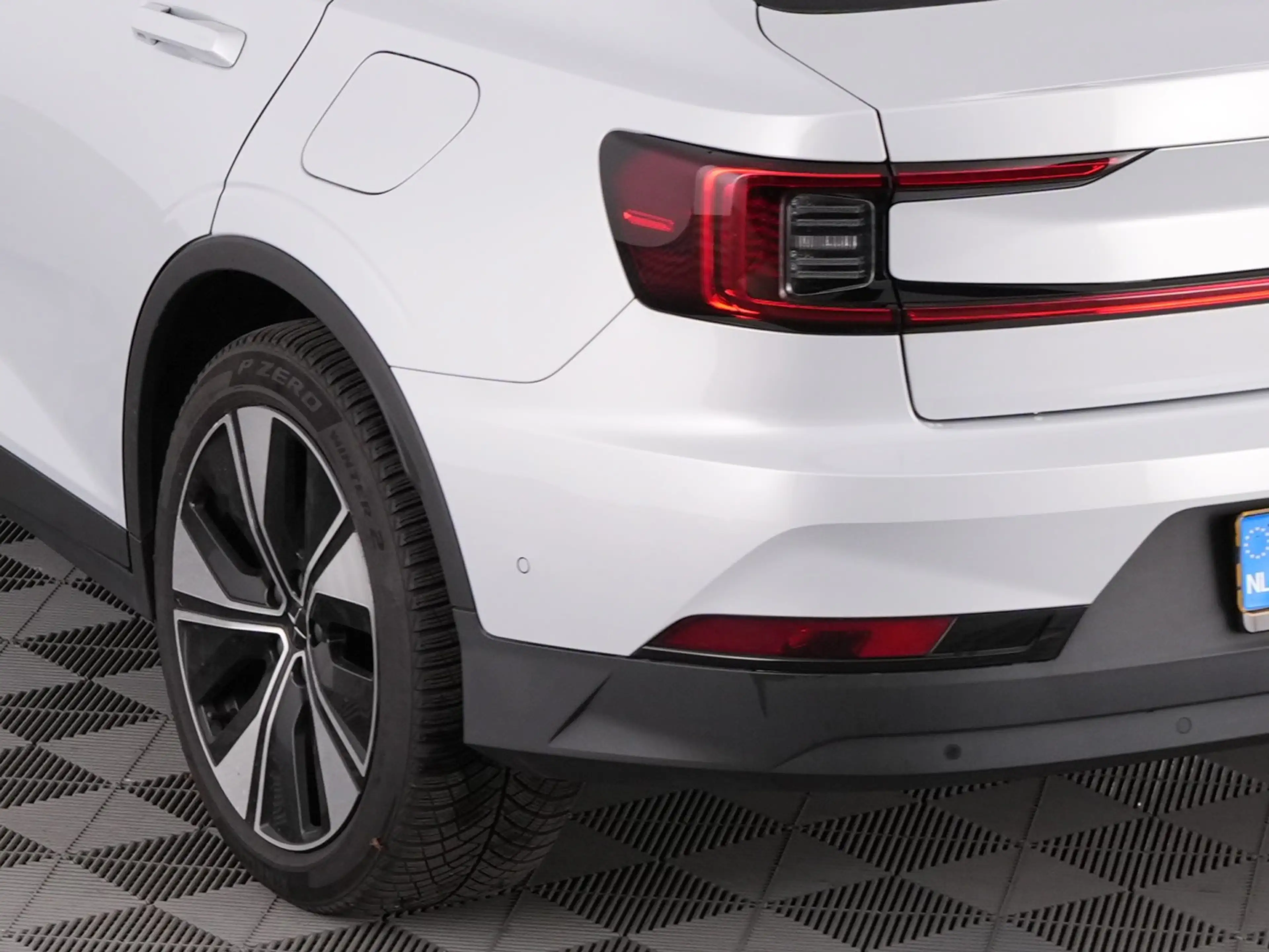Polestar 2 Long Range Singe Motor 82 kWh *SOH 97.7%* PANORAMA — photo 12