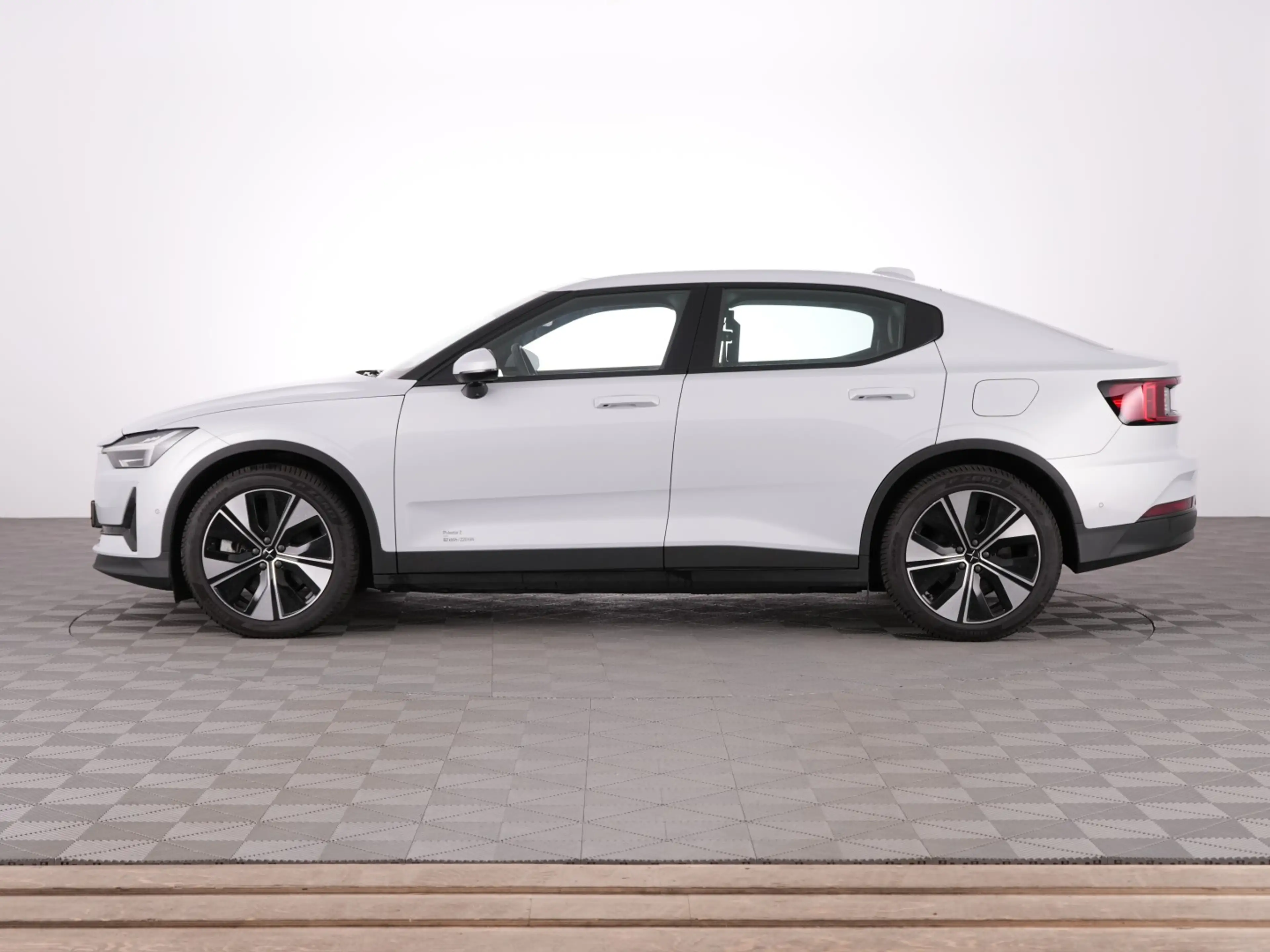 Polestar 2 Long Range Singe Motor 82 kWh *SOH 97.7%* PANORAMA — photo 19