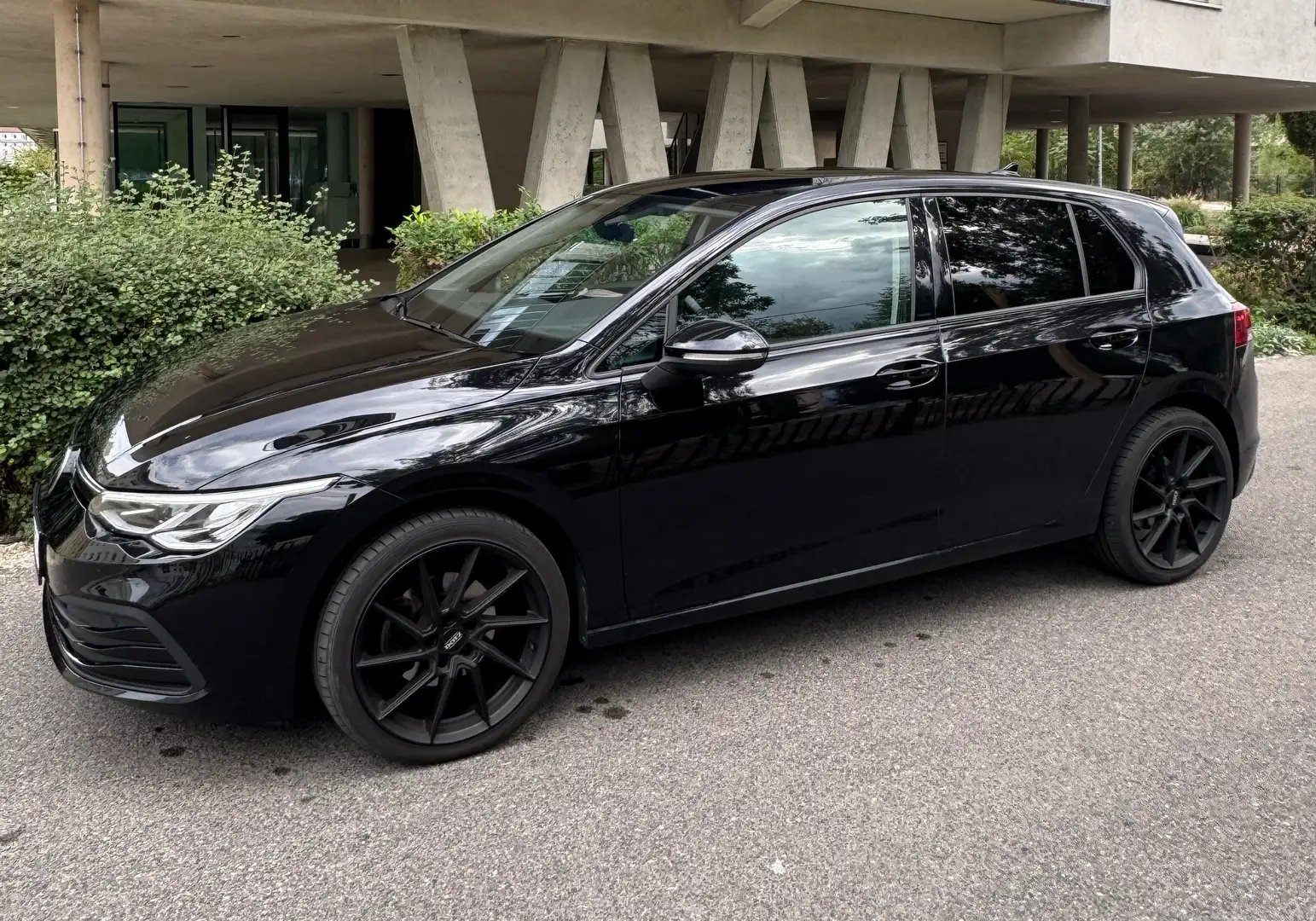 Volkswagen Golf Life Schwarz - 2