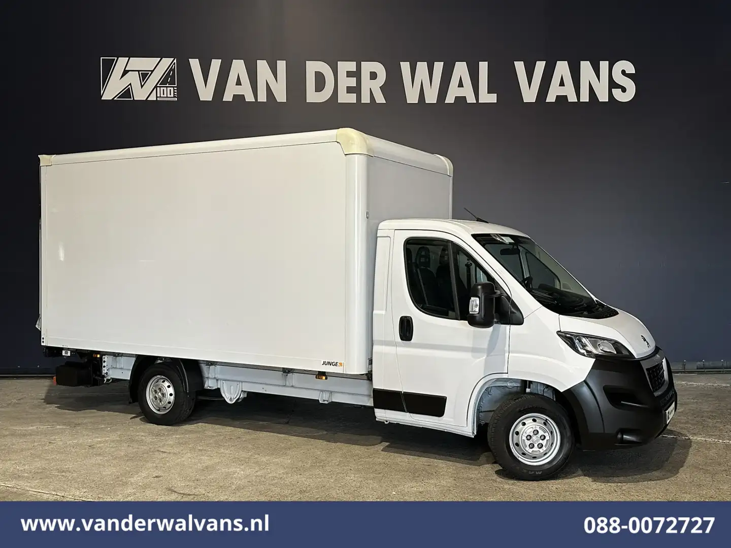 Peugeot Boxer 2.2 BlueHDi 141pk Bakwagen Laadklep Euro6 Airco | Blanc - 1