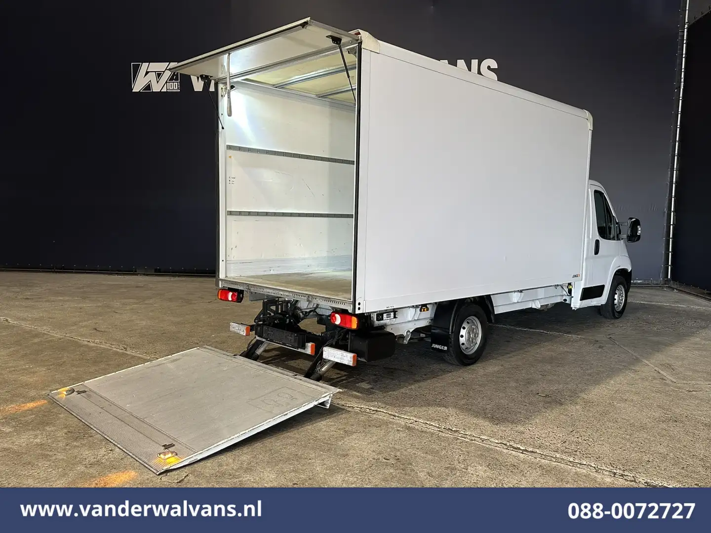 Peugeot Boxer 2.2 BlueHDi 141pk Bakwagen Laadklep Euro6 Airco | Blanc - 2