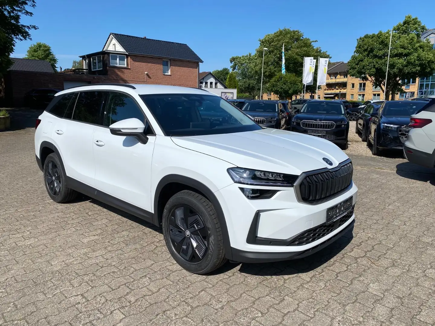 Skoda Kodiaq 1.5 TSI mHEV Selection NAVI AHK Standheiz Weiß - 1