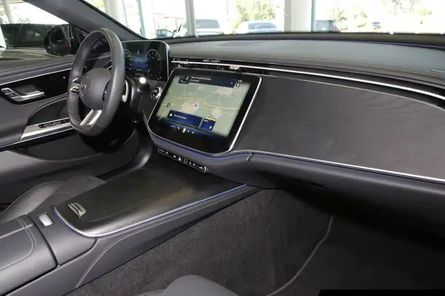 Mercedes-Benz E-Class view 7