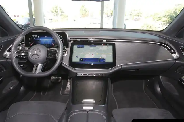 Mercedes-Benz E-Class view 10