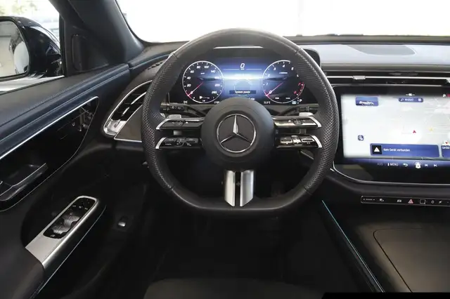 Mercedes-Benz E-Class view 12