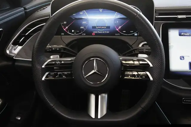 Mercedes-Benz E-Class view 13