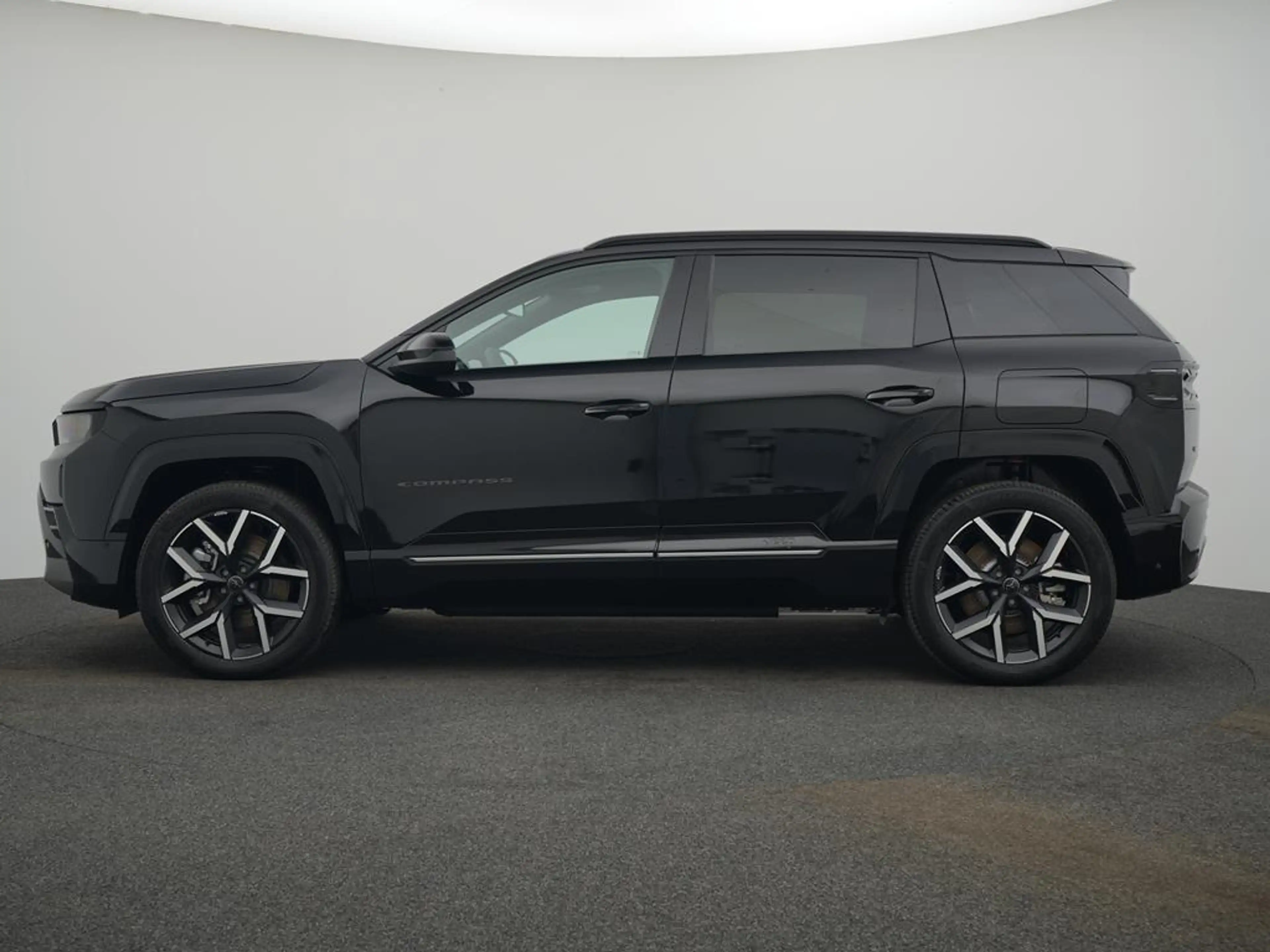 Jeep Compass Elektro Summit — photo 5