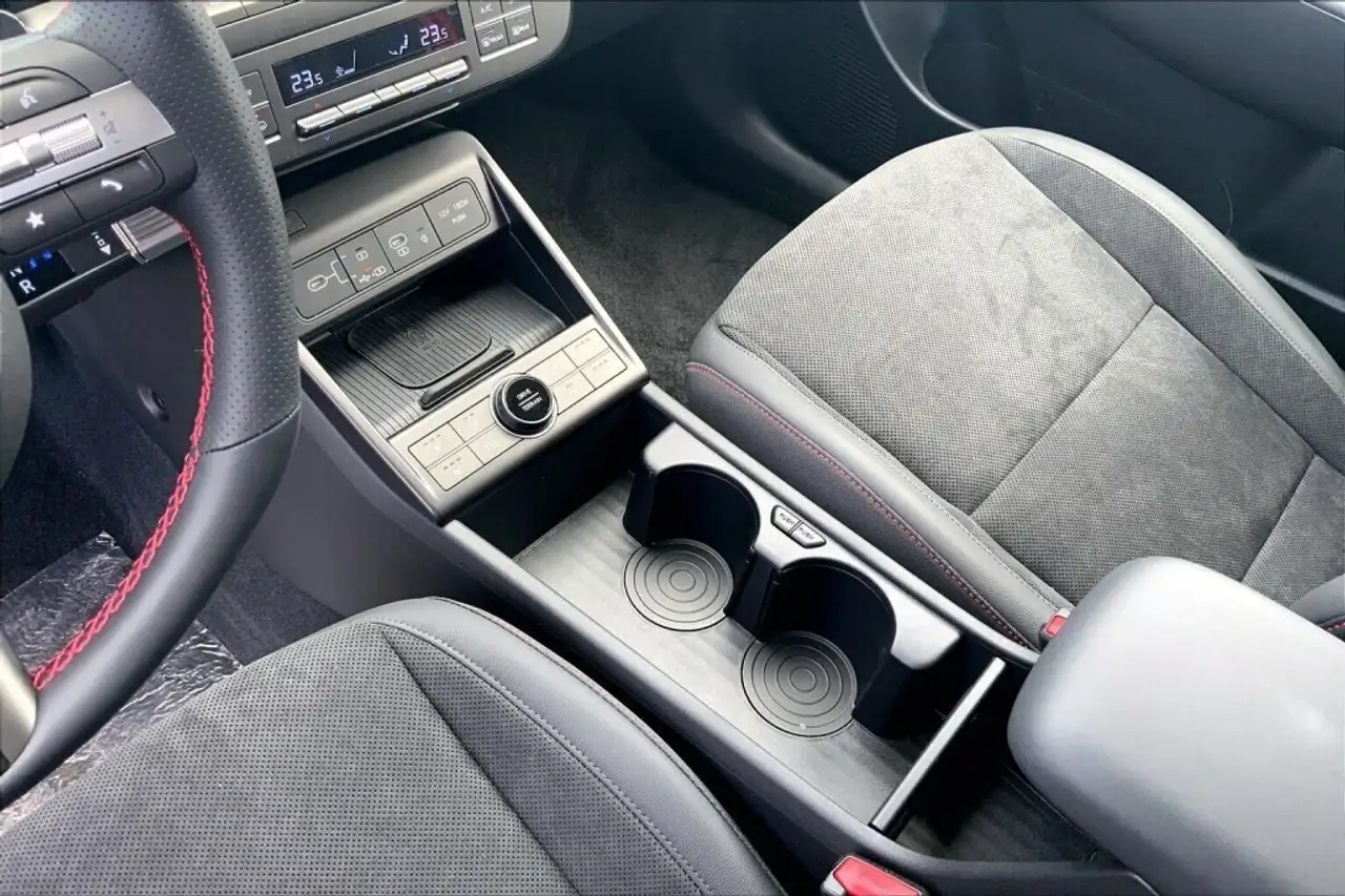 Hyundai KONA снимка Hyundai KONA