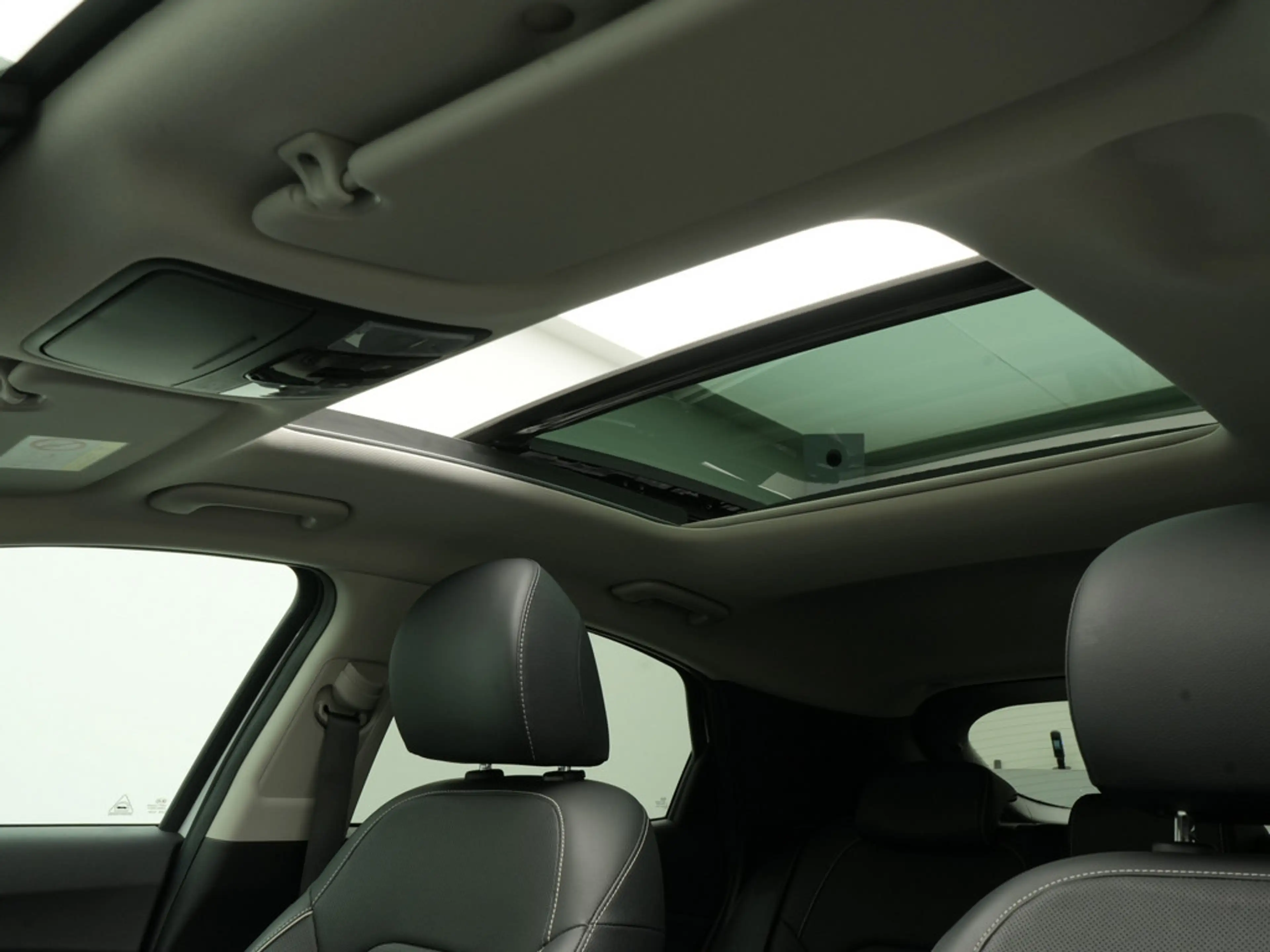 Kia XCeed 1.6 T-GDI Platinum ACC PANO NAVI KAM — photo 6