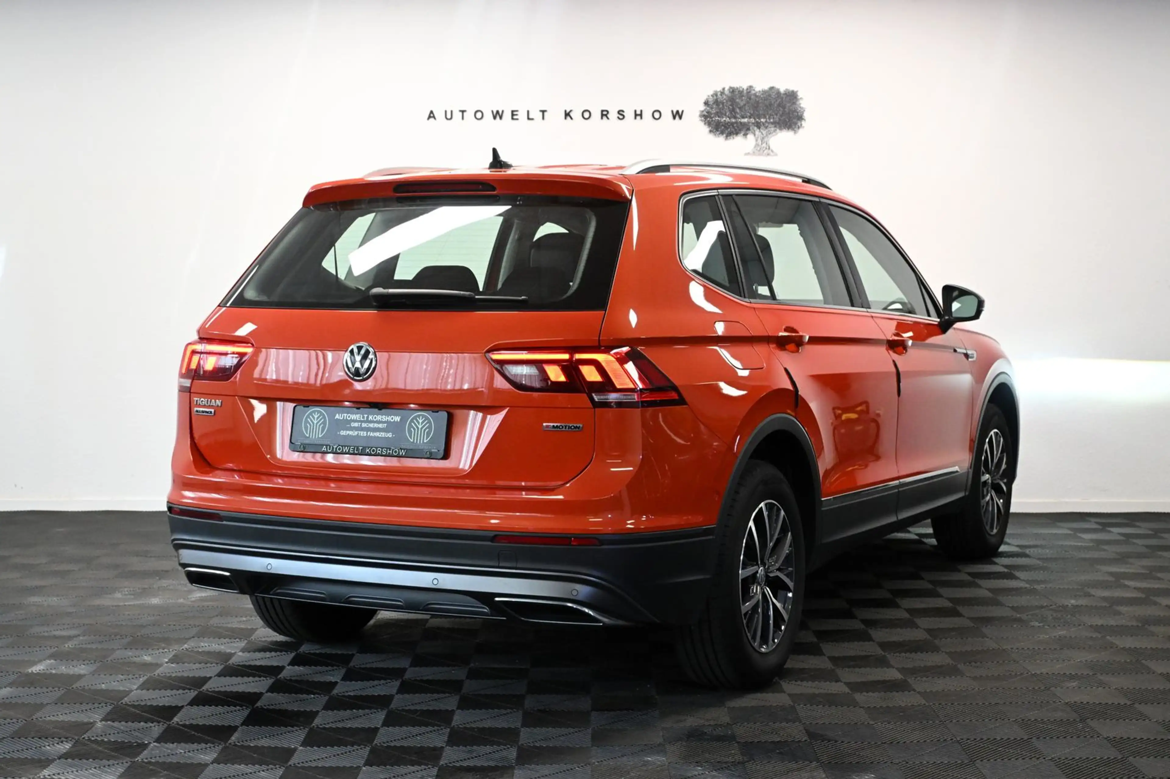 Volkswagen Tiguan Allspace Comfortline 4M *360°*ACC*HUD*LHZ — photo 9