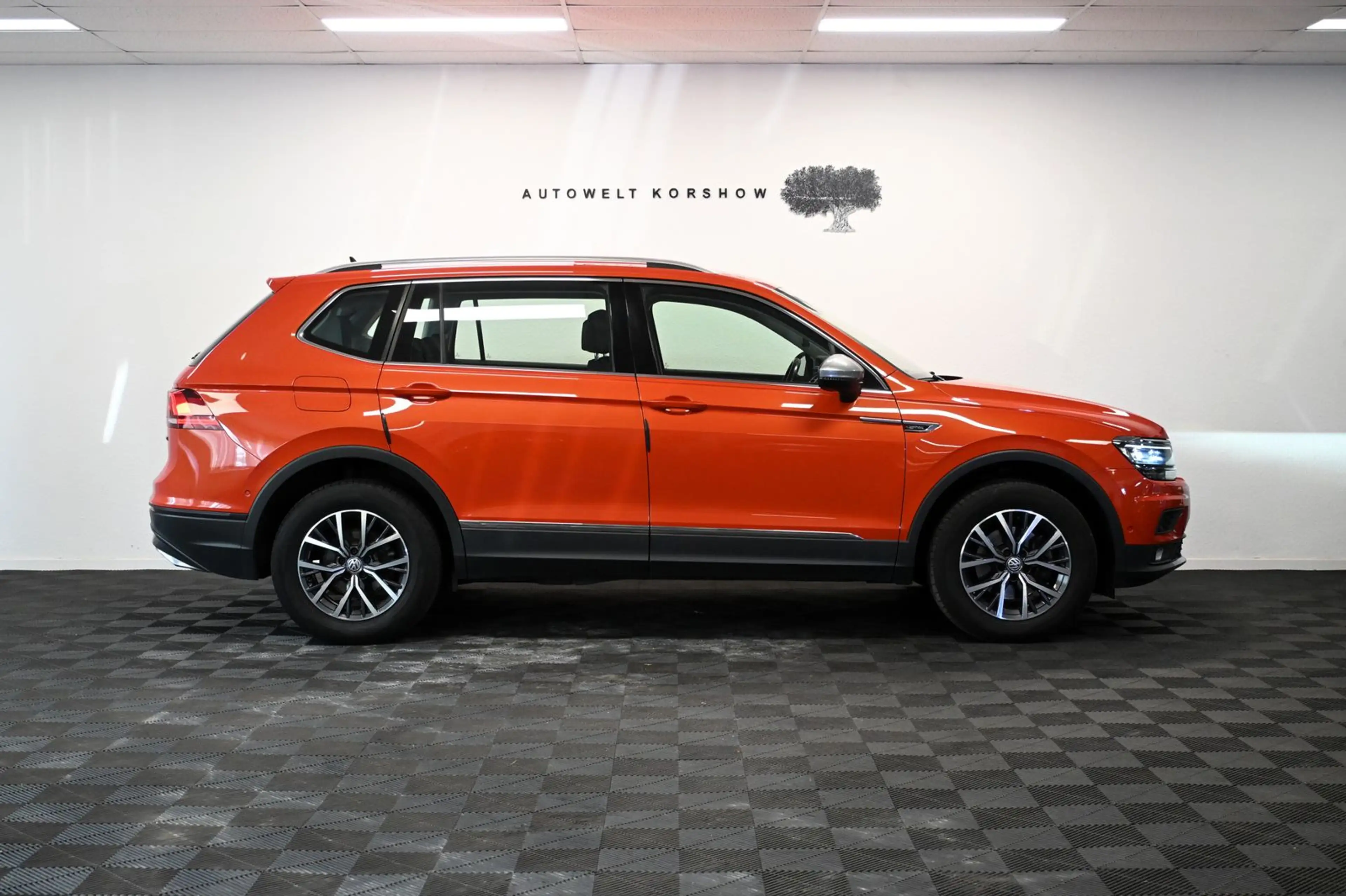 Volkswagen Tiguan Allspace Comfortline 4M *360°*ACC*HUD*LHZ — photo 5