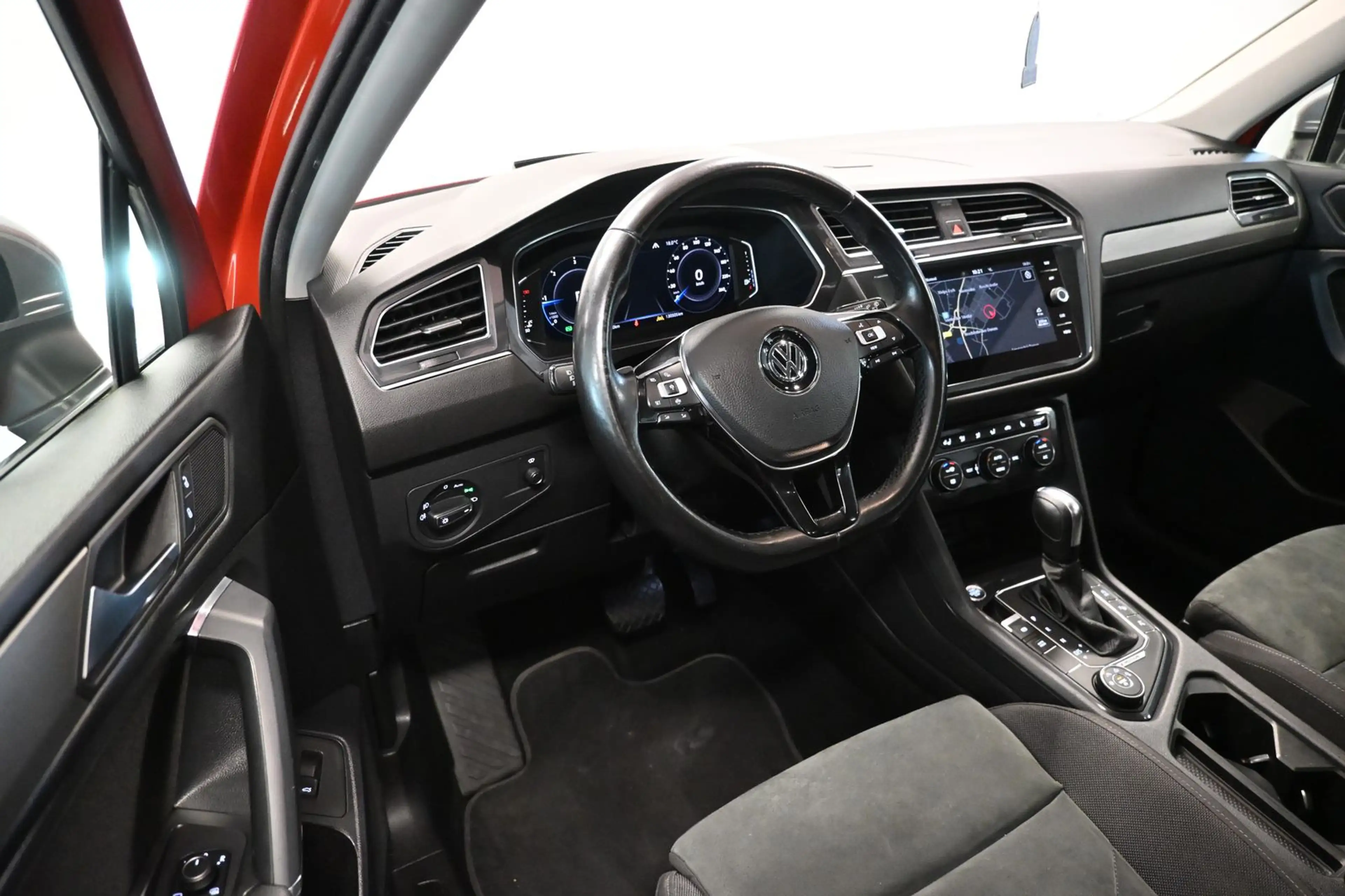 Volkswagen Tiguan Allspace Comfortline 4M *360°*ACC*HUD*LHZ — photo 15