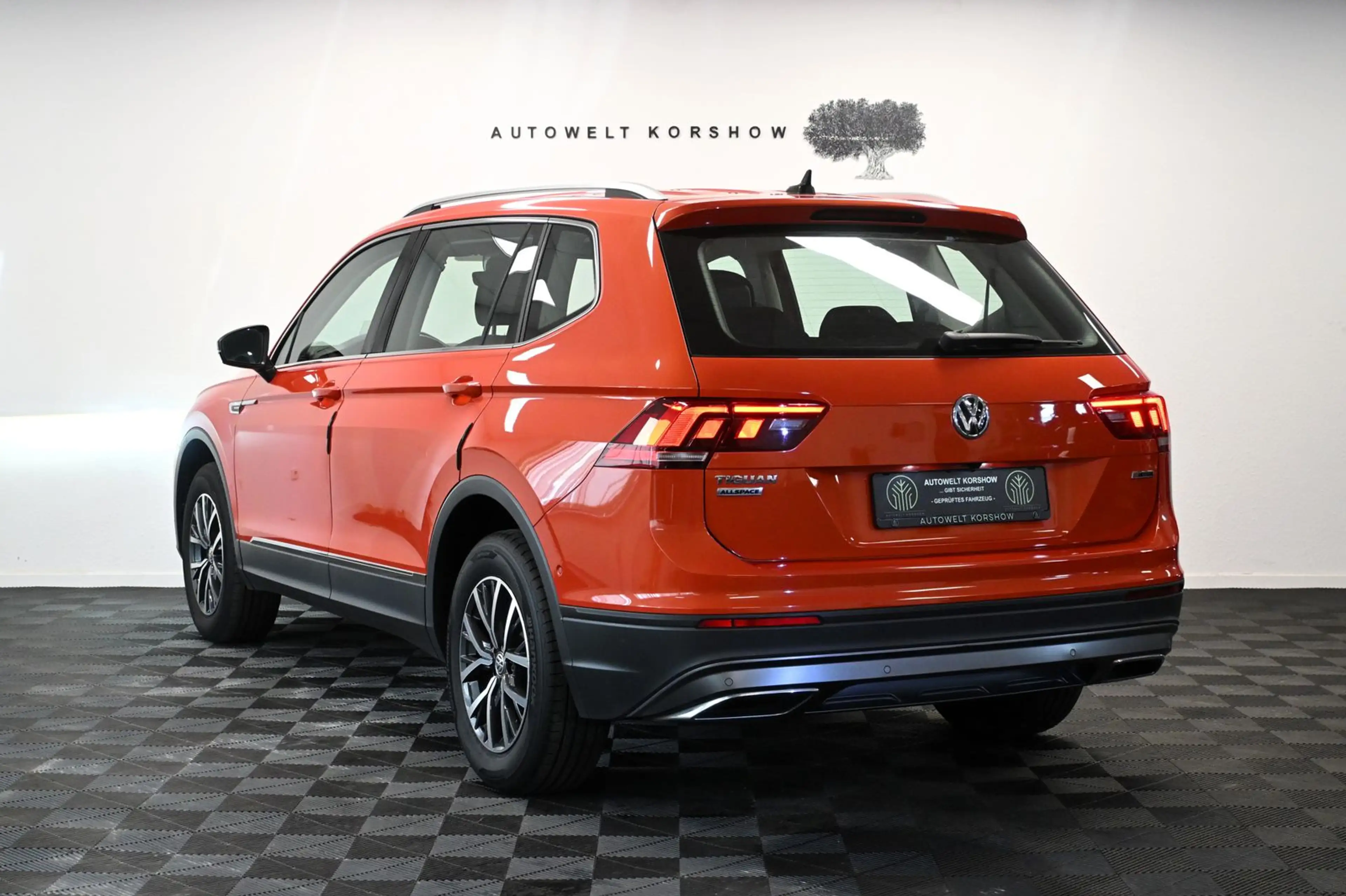Volkswagen Tiguan Allspace Comfortline 4M *360°*ACC*HUD*LHZ — photo 10