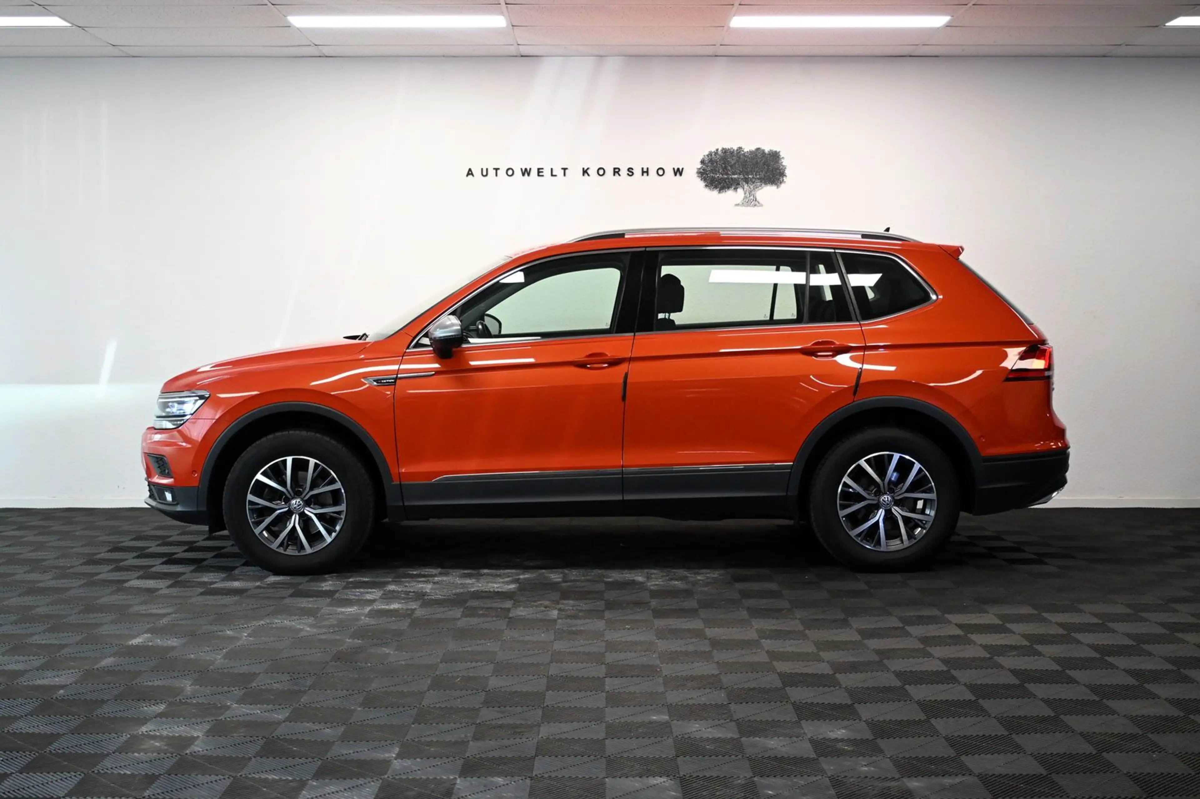 Volkswagen Tiguan Allspace Comfortline 4M *360°*ACC*HUD*LHZ — photo 7