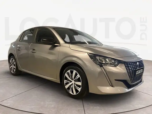 Peugeot 208 view 3
