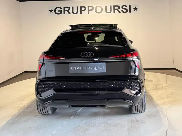 Audi Q3 view 6