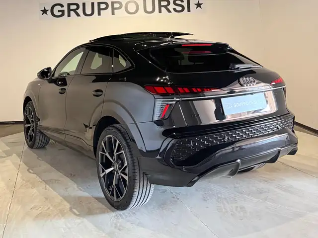 Audi Q3 view 4