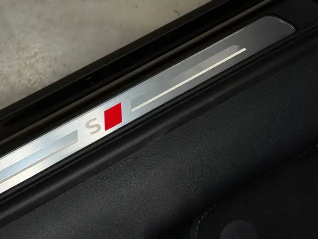 Audi Q3 view 11