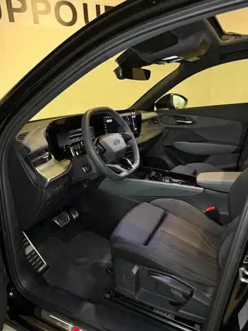Audi Q3 view 12
