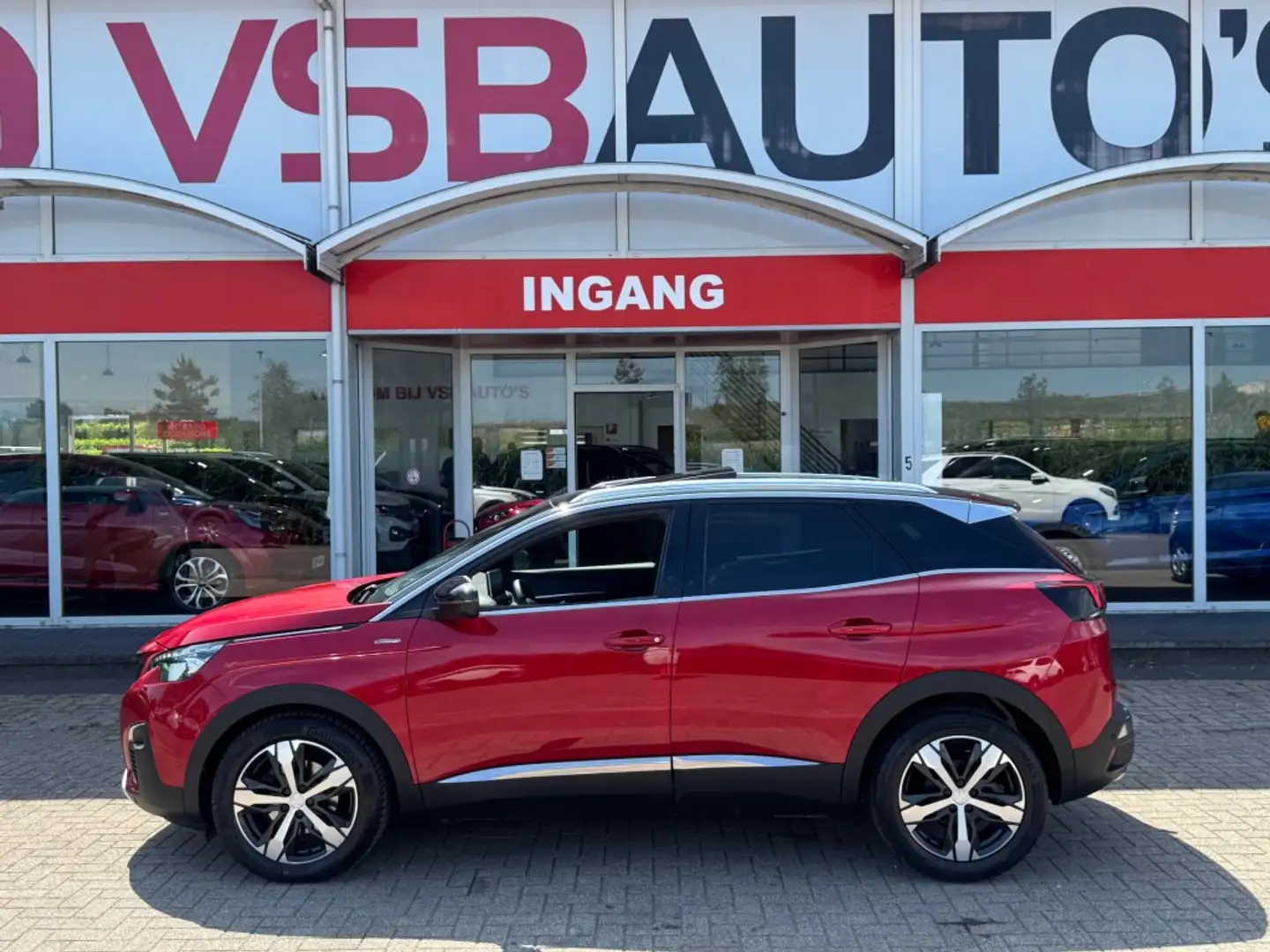 Peugeot 3008 1.2 PURETECH 130PK GT-LINE PANO-DAK TREKHAAK NAVI Rood - 2