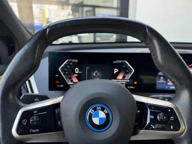 BMW Ix view 14