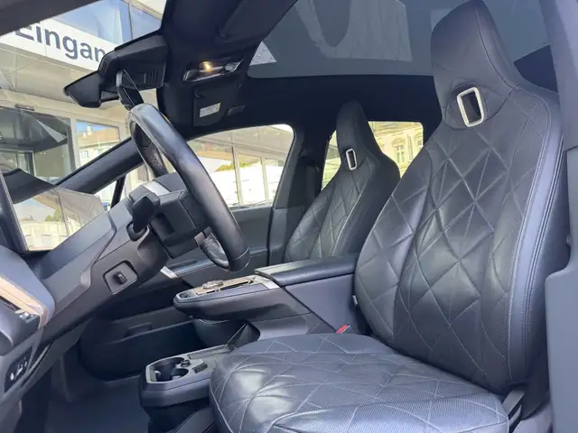 BMW Ix view 8