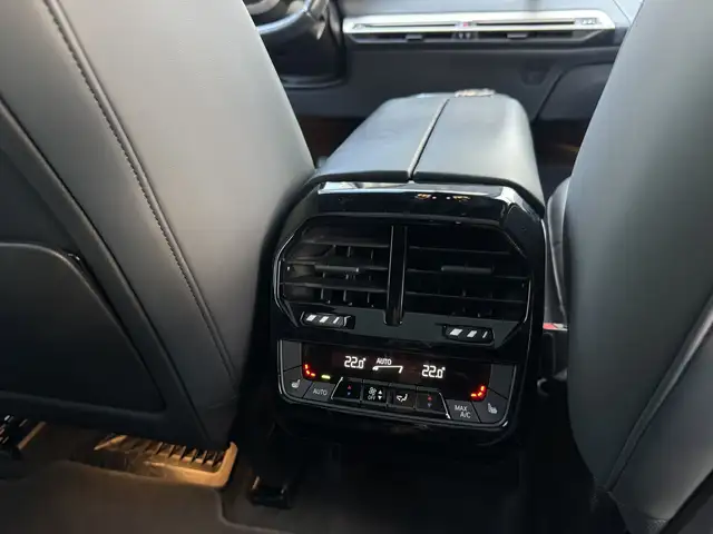 BMW Ix view 5