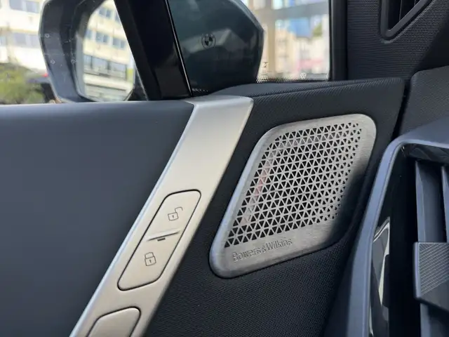 BMW Ix view 17