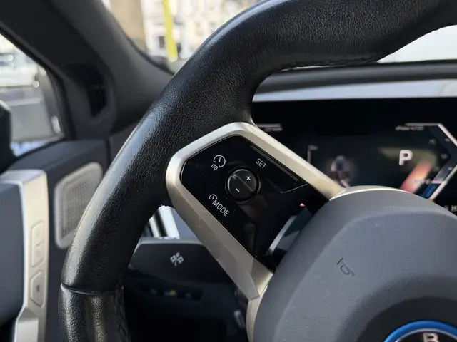 BMW Ix view 16