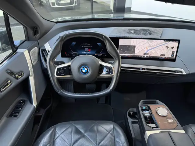 BMW Ix view 7