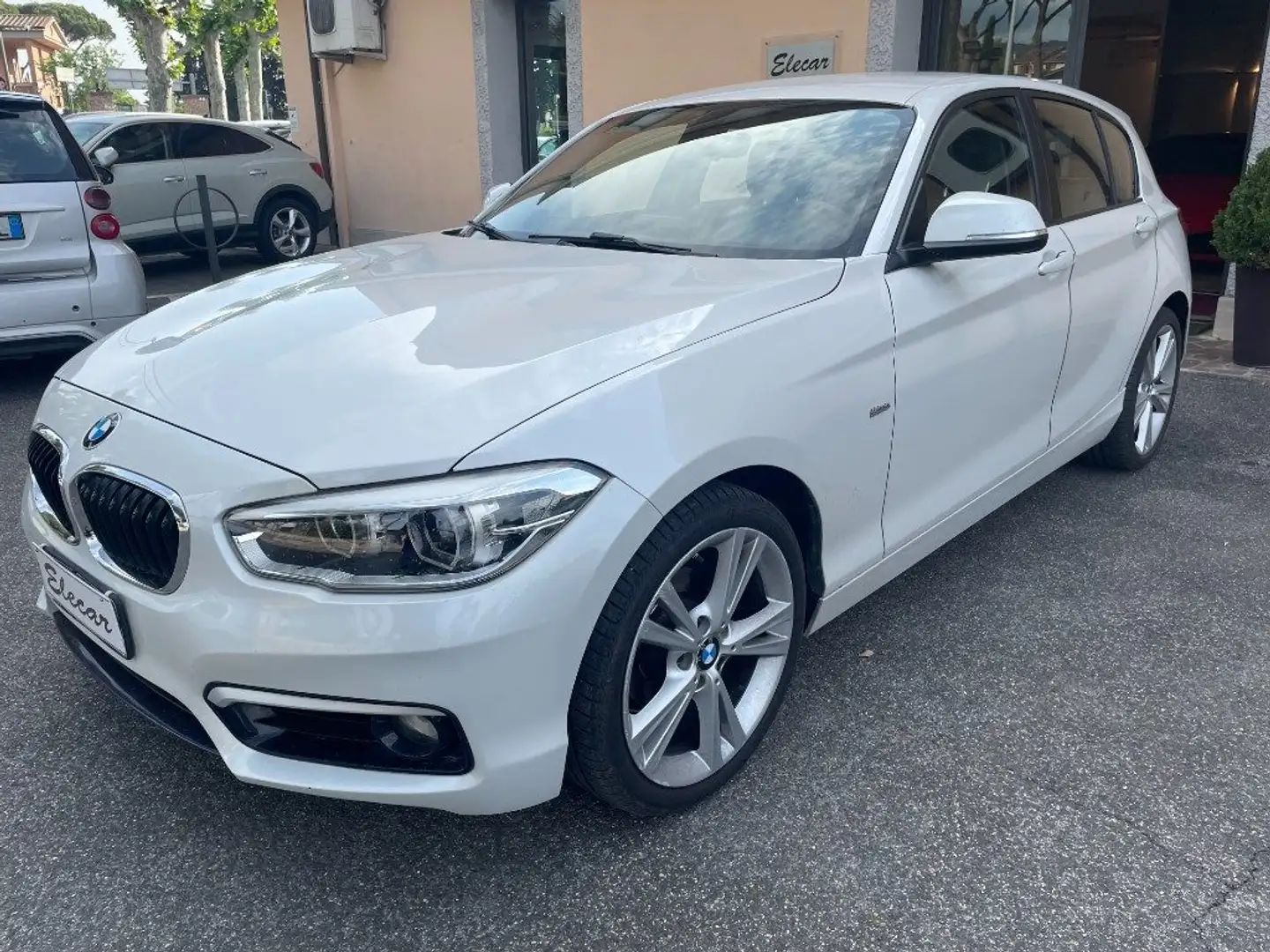 BMW 118 d 5p. Urban Bílá - 1