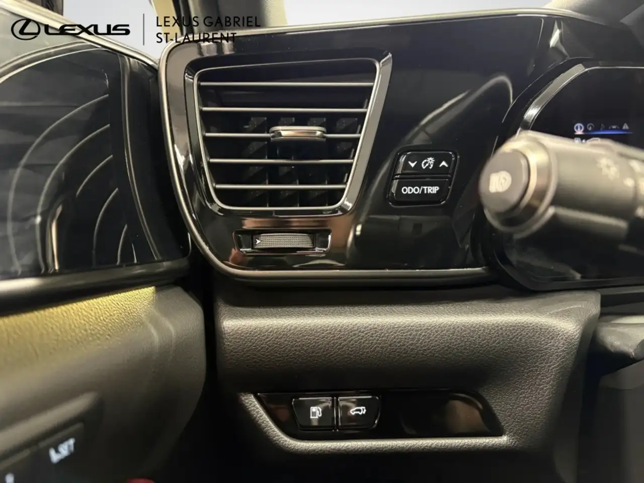 Lexus NX снимка Lexus NX