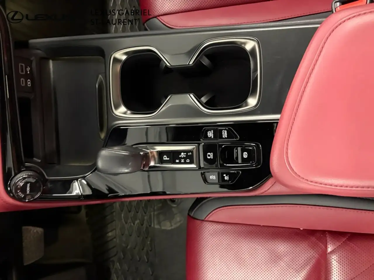 Lexus NX снимка Lexus NX