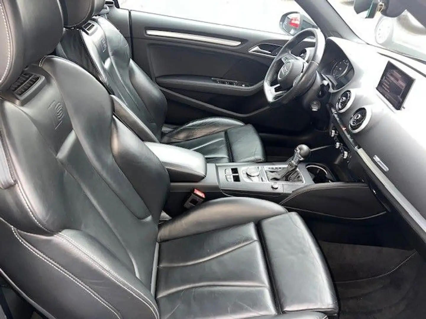 Audi A3 Cabriolet 35 TFSI 3 x S LINE Schwarz - 2