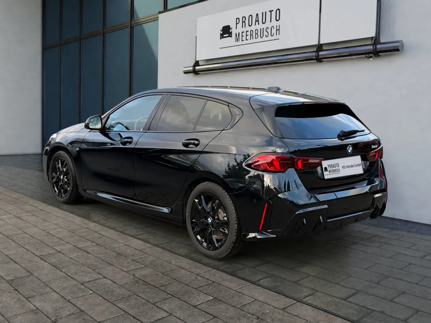 BMW 120 d M Sport ACC/ADAPTLED/HUD/MMRY/H&K/KMFRTZGNG Schwarz - 2