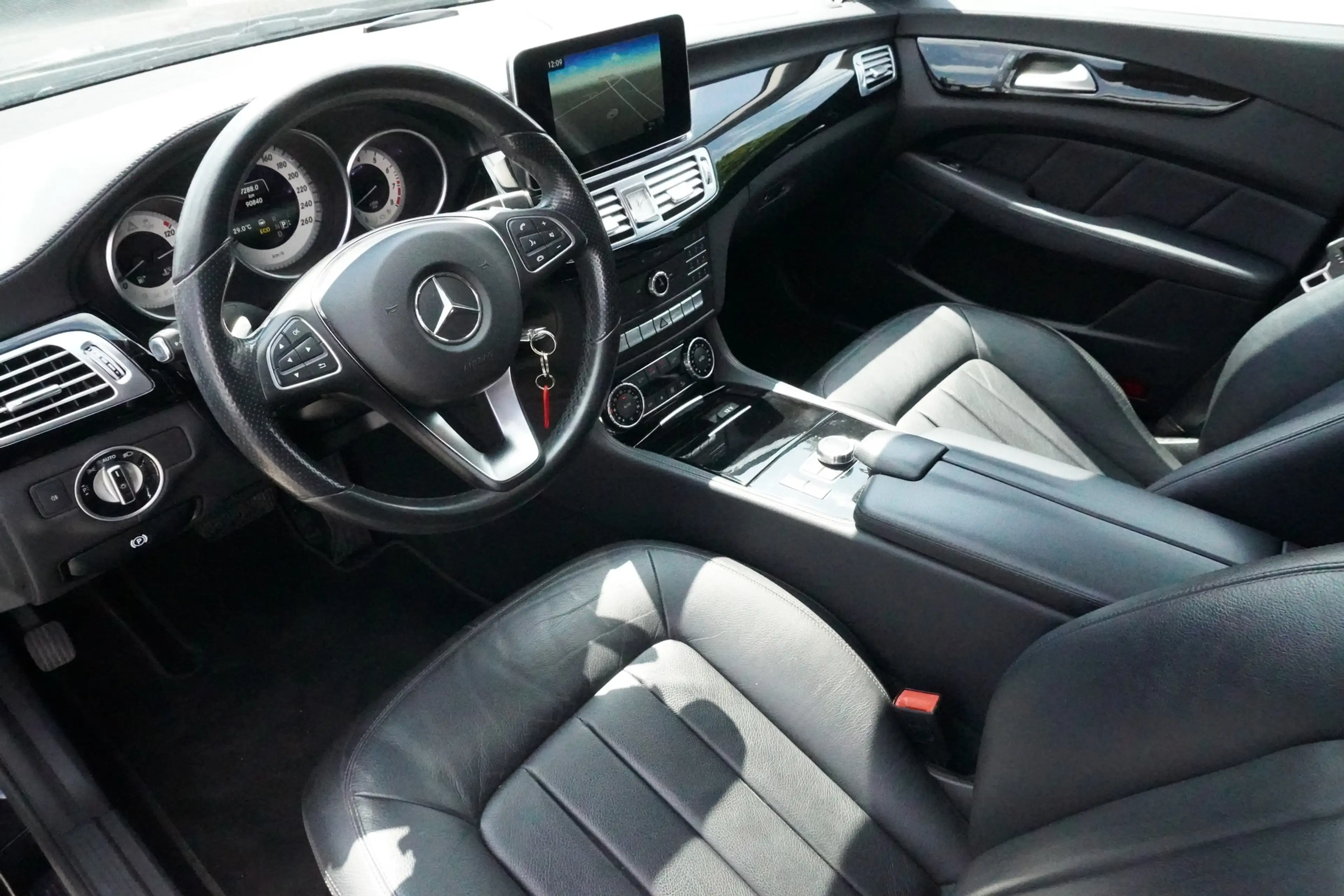 Mercedes-Benz CLS 400 Multibeam 360° Totwinkel Schiebedach — photo 8