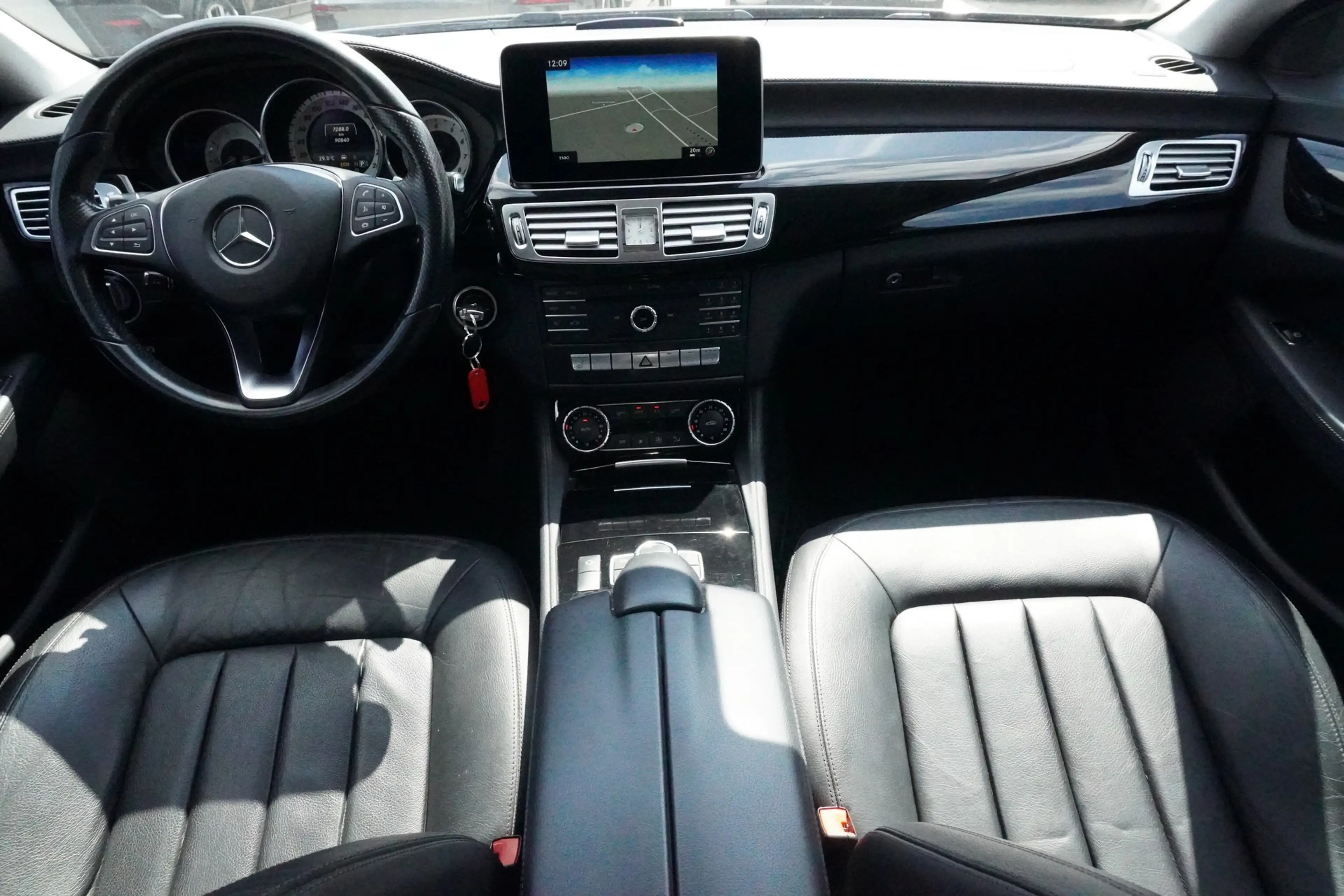 Mercedes-Benz CLS 400 Multibeam 360° Totwinkel Schiebedach — photo 12
