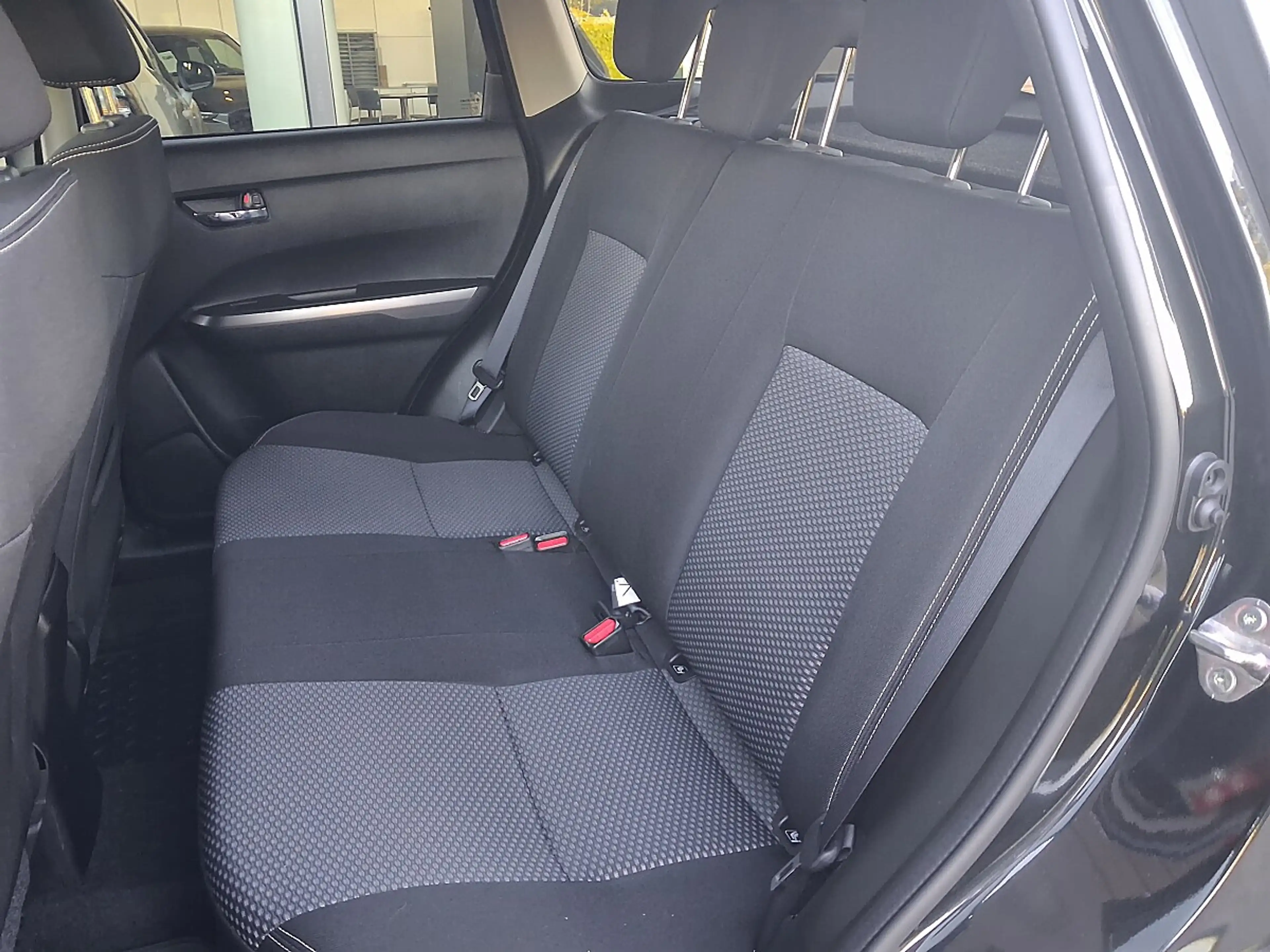 Suzuki Vitara 1,4 Hybrid ALLGRIP shine — photo 8