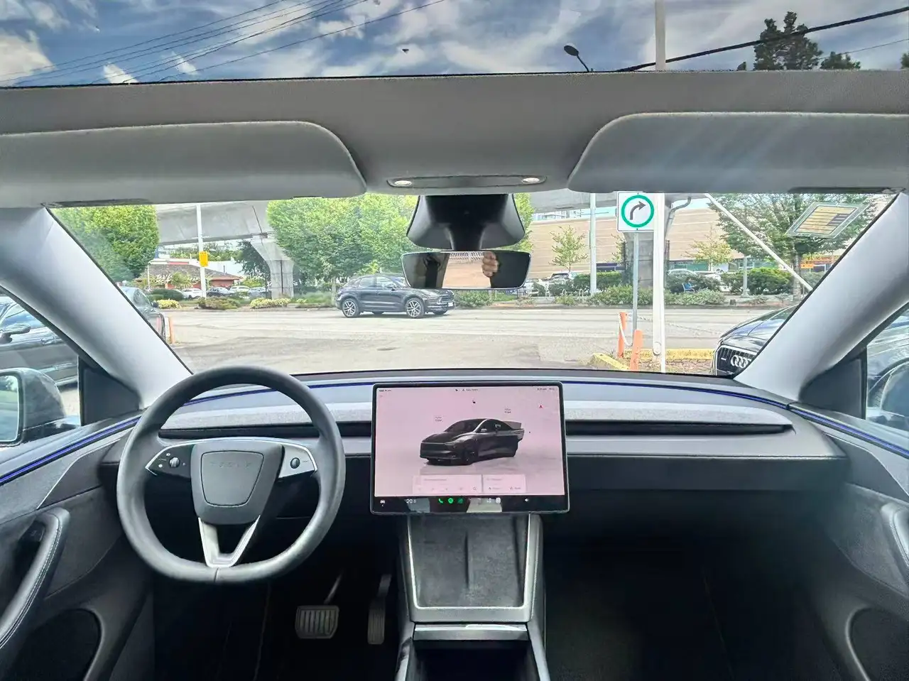Tesla Model Y снимка Tesla Model Y