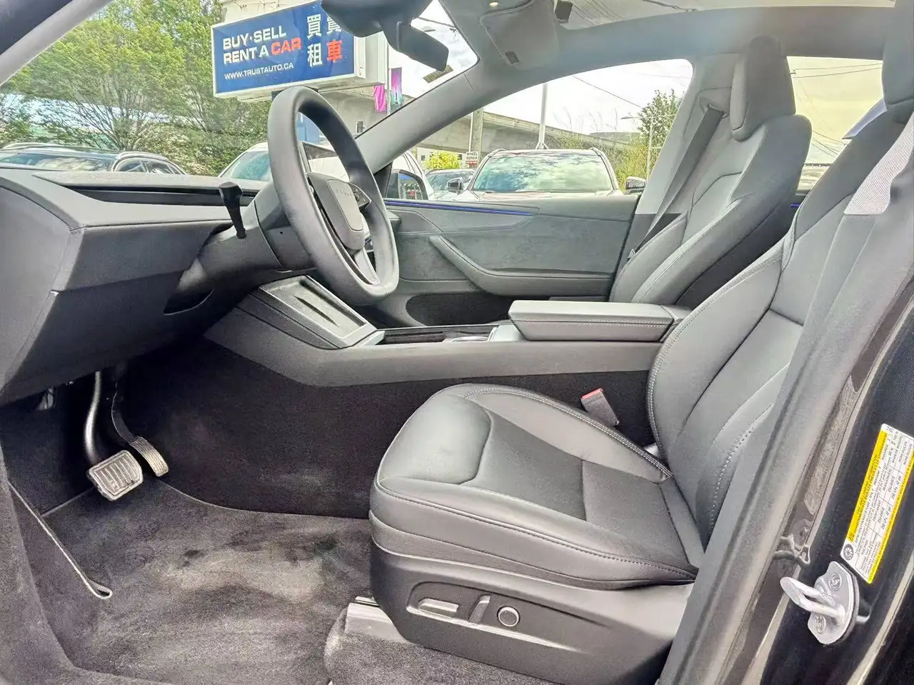 Tesla Model Y снимка Tesla Model Y