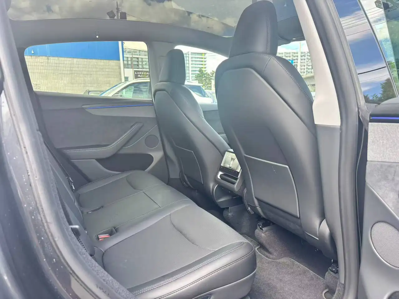 Tesla Model Y снимка Tesla Model Y