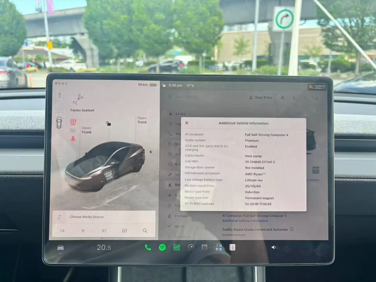 Tesla Model Y снимка Tesla Model Y
